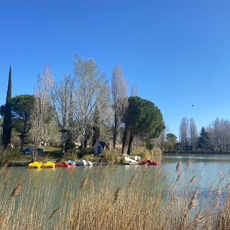Appart Dans Residence Avec Piscine A Arles Bagian luar foto