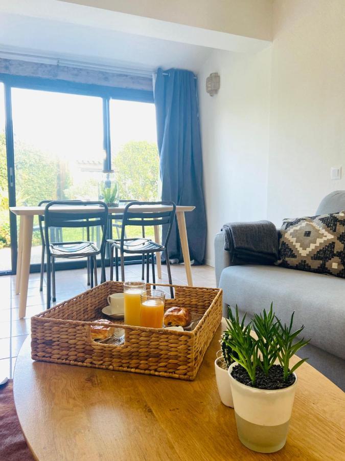 Appart Dans Residence Avec Piscine A Arles Bagian luar foto