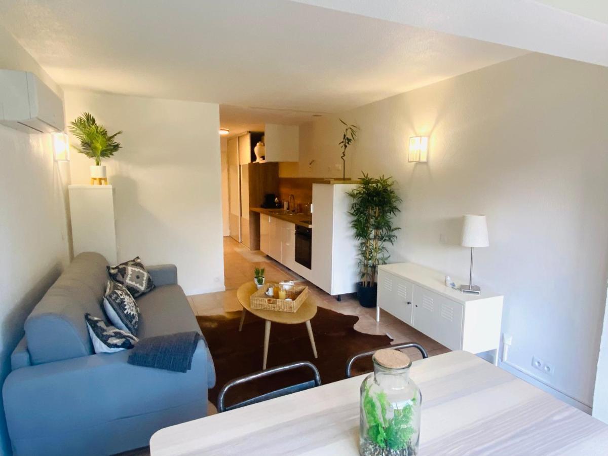 Appart Dans Residence Avec Piscine A Arles Bagian luar foto